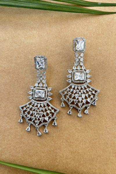 MEERA DROP EARRINGS