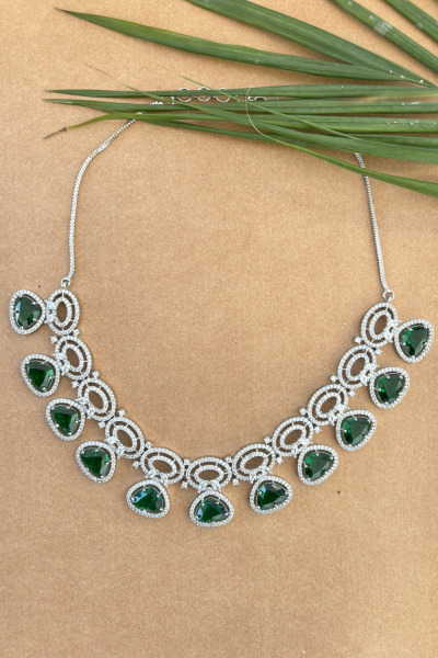 EMERALD NECK PIECE