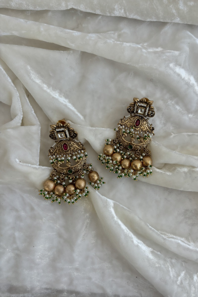 SHIVIKA EARINGS