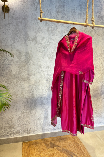 CEILINE CHANDERI SILK KURTA SET-Peacock Pink