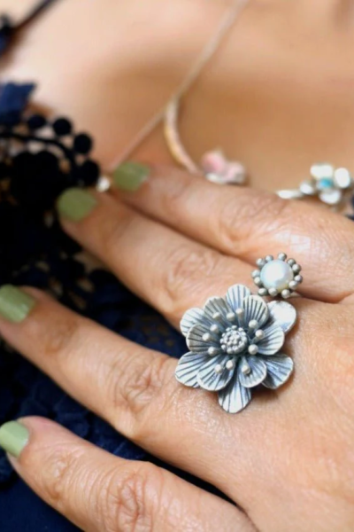 SPRING FLORAL RING WITH PEARL