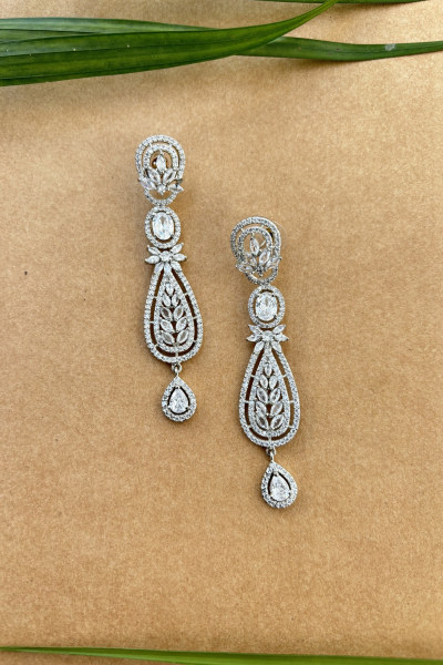 NIRAWATI DROP EARRINGS