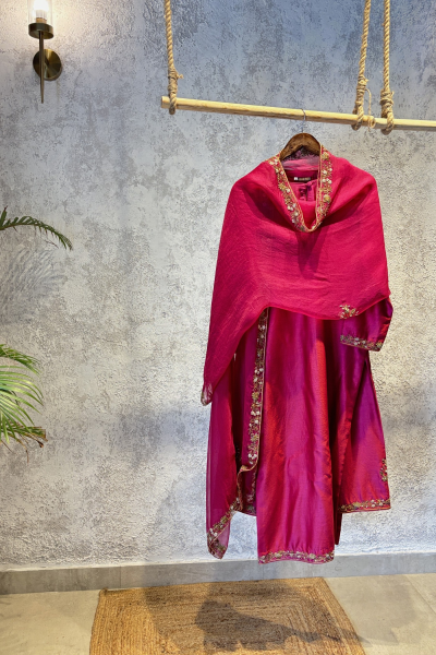 CEILINE CHANDERI SILK KURTA SET-Peacock Pink