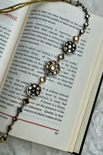 RAJTA NECKPIECE