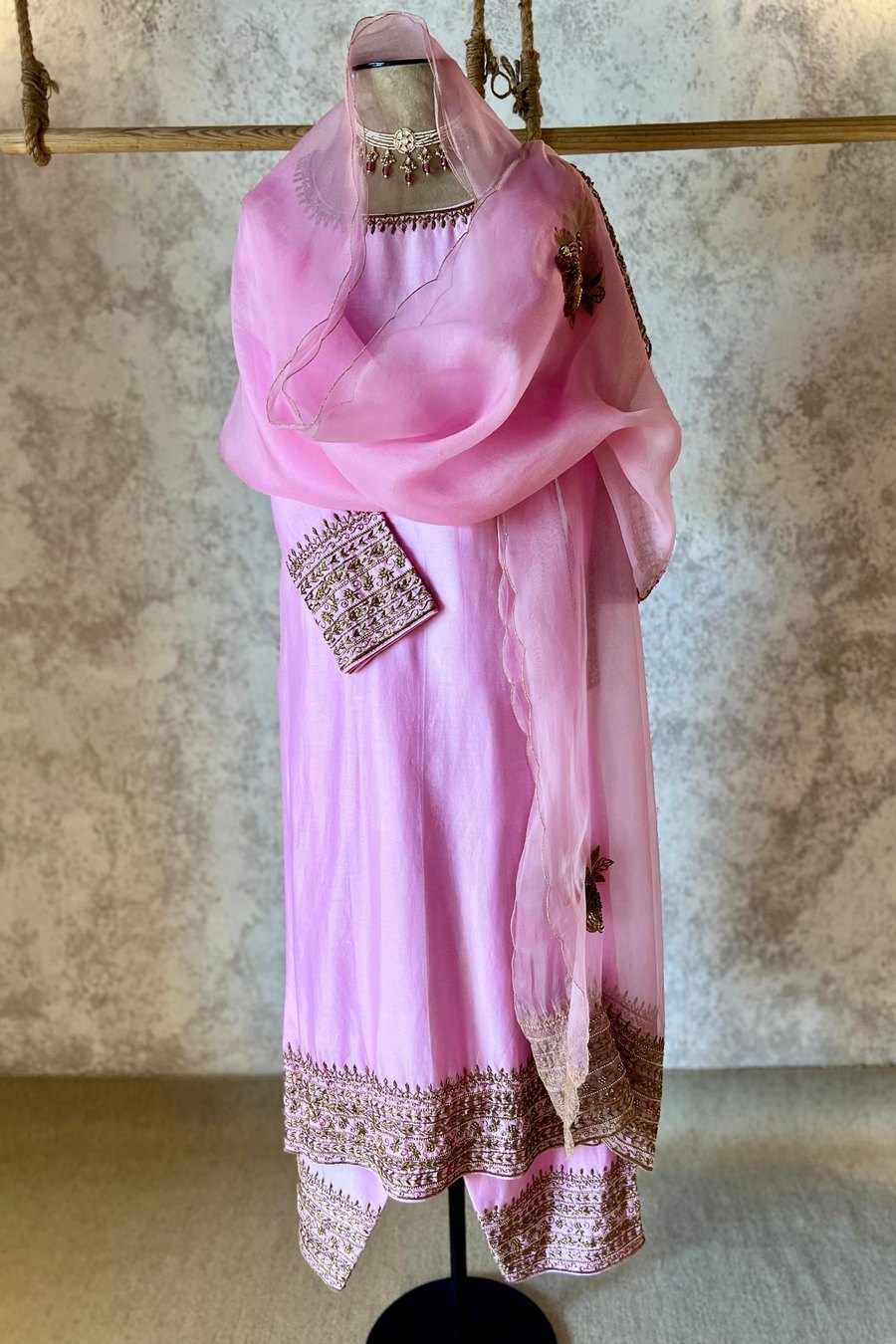 GULABI GULMOHAR KURTA SET